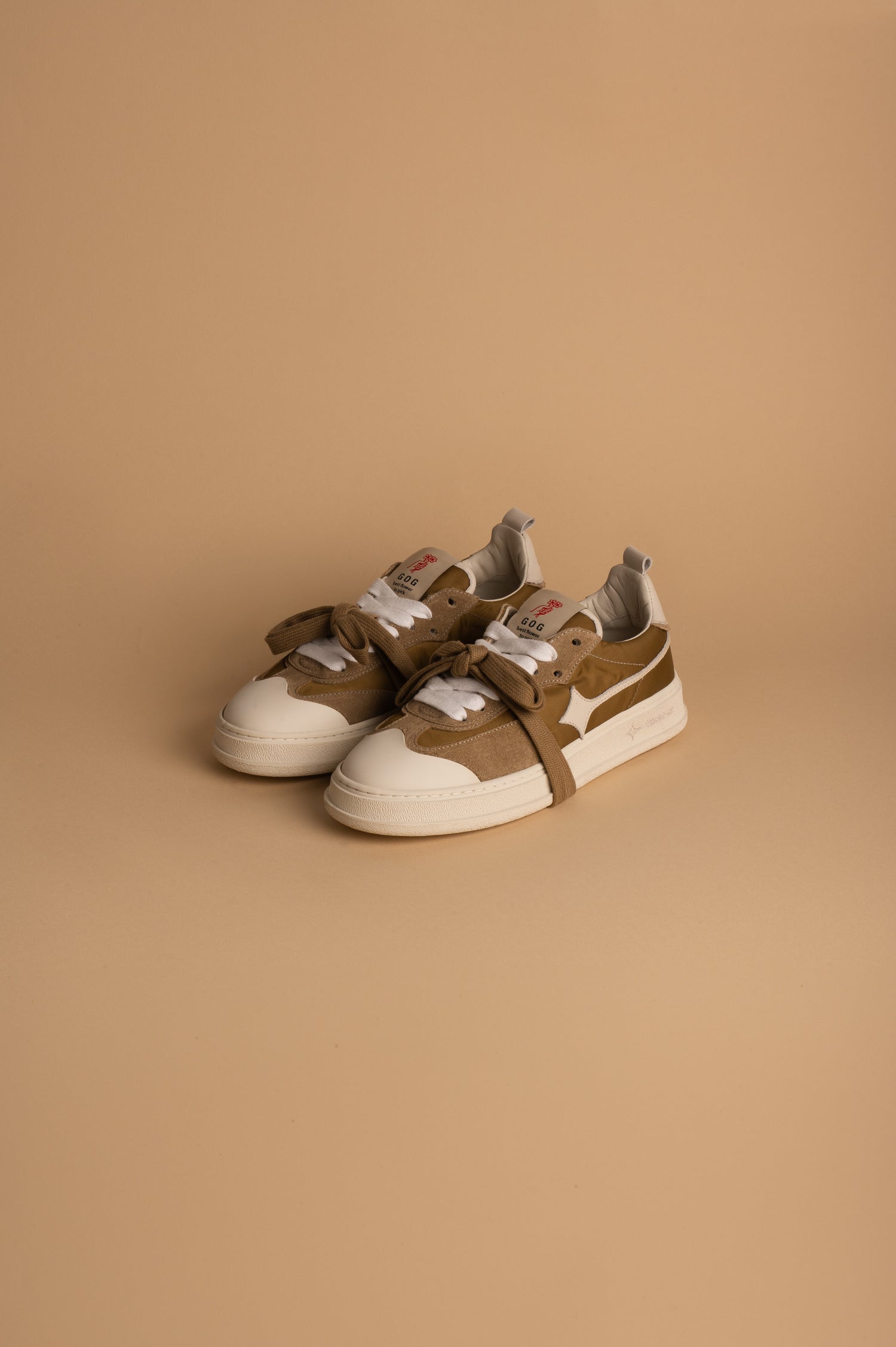 Apple Nylon Taupe
