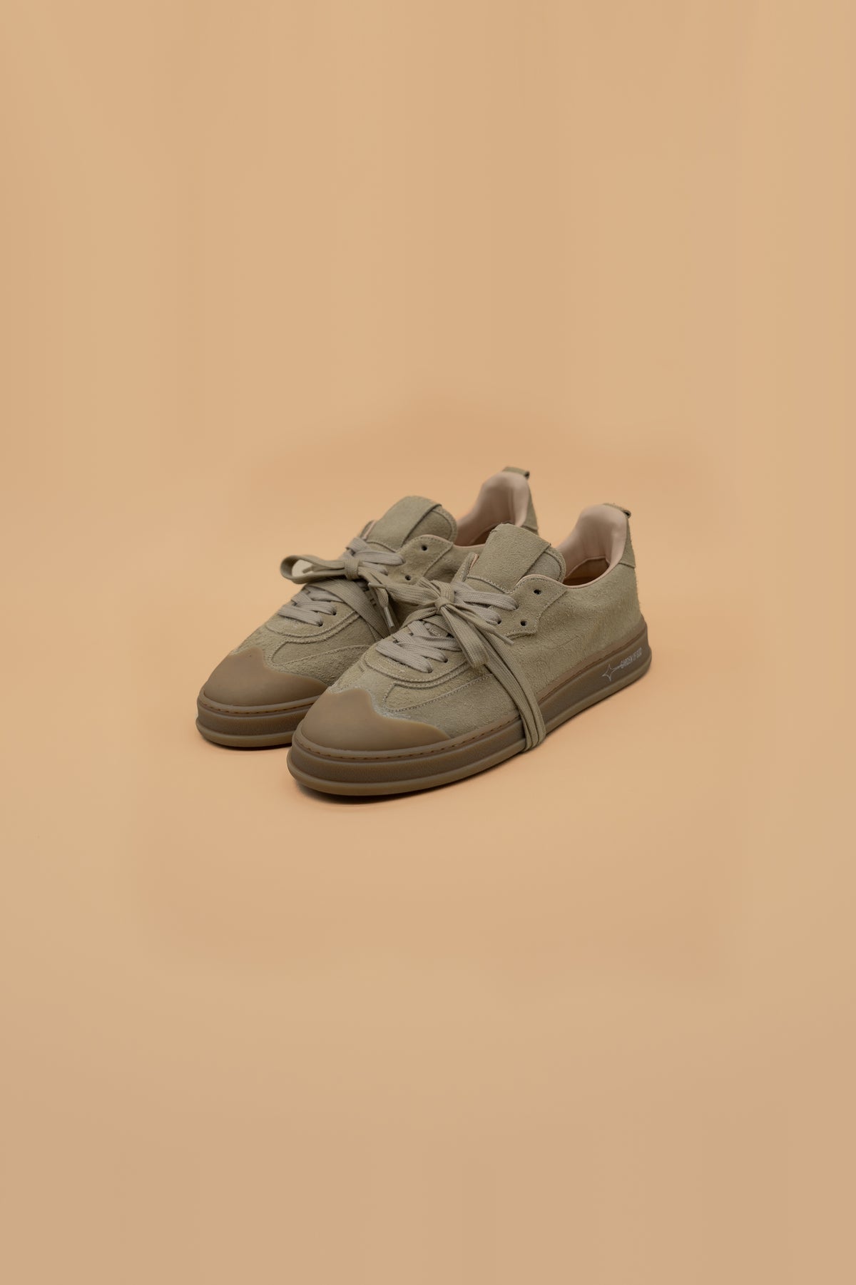 Apple Hairy Suede Beige