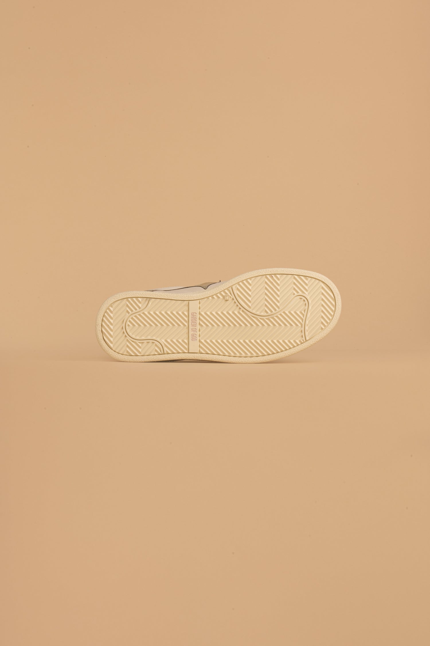 Earth Off White Platinum